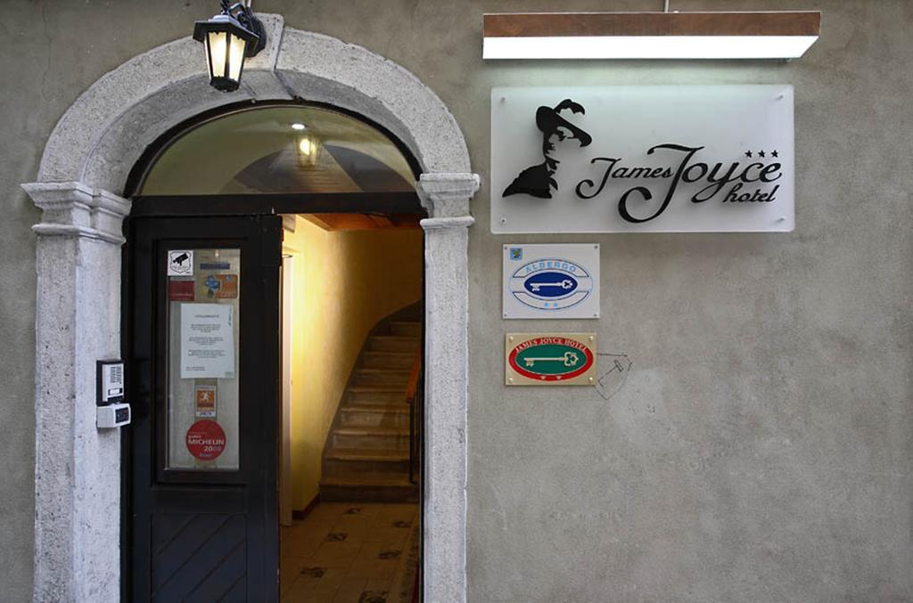 Hotel James Joyce Триест Екстериор снимка